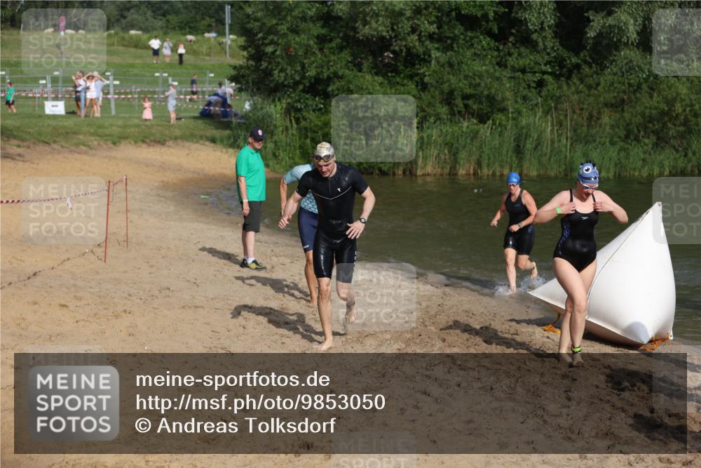 21.06.2026 - 29. Vierlanden-Triathlon Andreas Tolksdorf http://msf.ph/oto/9853050 21.06.2026 08:37:20 Schwimmen 31, 46, 107, 127 meine-sportfotos.de