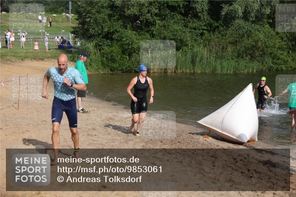 21.06.2026 - 29. Vierlanden-Triathlon Andreas Tolksdorf http://msf.ph/oto/9853061 21.06.2026 08:37:23 Schwimmen 31, 46, 107, 127 meine-sportfotos.de