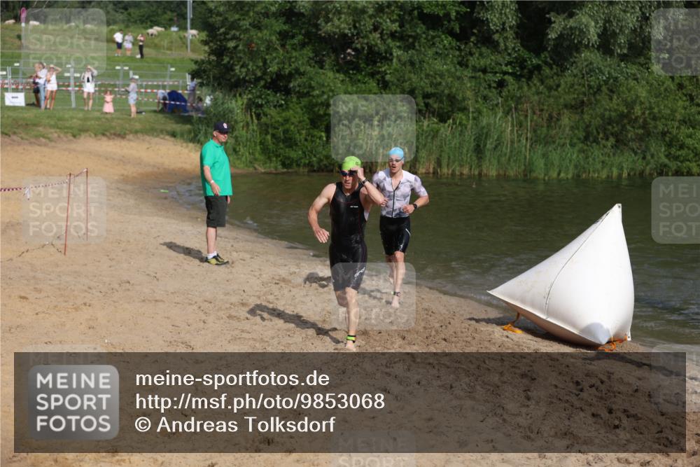 21.06.2026 - 29. Vierlanden-Triathlon Andreas Tolksdorf http://msf.ph/oto/9853068 21.06.2026 08:37:27 Schwimmen 31, 107, 127 meine-sportfotos.de