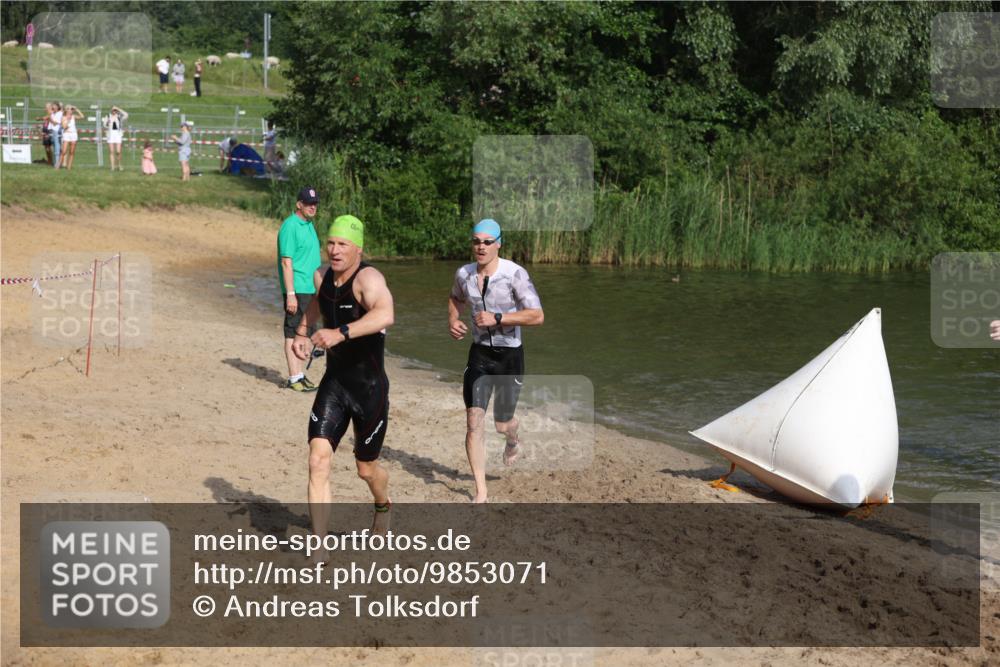 21.06.2026 - 29. Vierlanden-Triathlon Andreas Tolksdorf http://msf.ph/oto/9853071 21.06.2026 08:37:28 Schwimmen 31, 36, 107, 127 meine-sportfotos.de