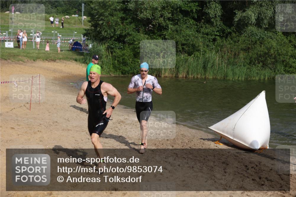 21.06.2026 - 29. Vierlanden-Triathlon Andreas Tolksdorf http://msf.ph/oto/9853074 21.06.2026 08:37:28 Schwimmen 31, 36, 107, 127 meine-sportfotos.de