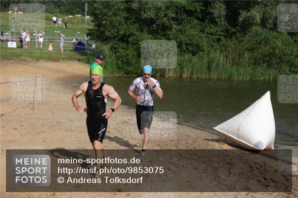 21.06.2026 - 29. Vierlanden-Triathlon Andreas Tolksdorf http://msf.ph/oto/9853075 21.06.2026 08:37:29 Schwimmen 31, 36, 107, 127 meine-sportfotos.de