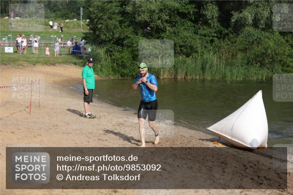 21.06.2026 - 29. Vierlanden-Triathlon Andreas Tolksdorf http://msf.ph/oto/9853092 21.06.2026 08:37:38 Schwimmen 36 meine-sportfotos.de