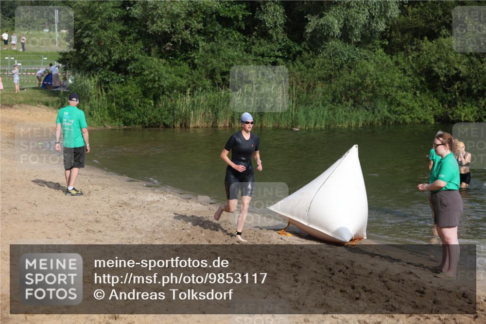 21.06.2026 - 29. Vierlanden-Triathlon Andreas Tolksdorf http://msf.ph/oto/9853117 21.06.2026 08:37:47 Schwimmen 37 meine-sportfotos.de