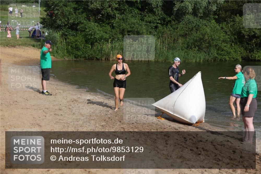 21.06.2026 - 29. Vierlanden-Triathlon Andreas Tolksdorf http://msf.ph/oto/9853129 21.06.2026 08:37:53 Schwimmen 13, 37 meine-sportfotos.de