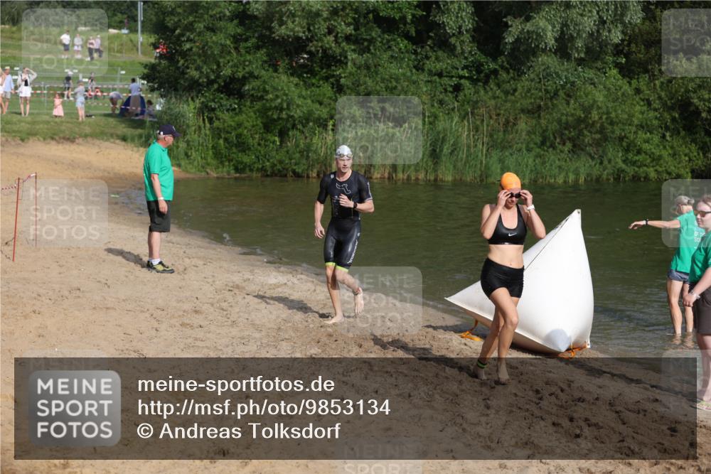 21.06.2026 - 29. Vierlanden-Triathlon Andreas Tolksdorf http://msf.ph/oto/9853134 21.06.2026 08:37:55 Schwimmen 13, 37 meine-sportfotos.de