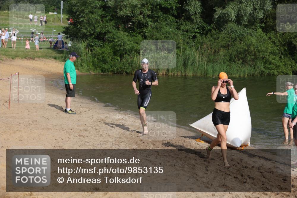 21.06.2026 - 29. Vierlanden-Triathlon Andreas Tolksdorf http://msf.ph/oto/9853135 21.06.2026 08:37:55 Schwimmen 13, 37 meine-sportfotos.de