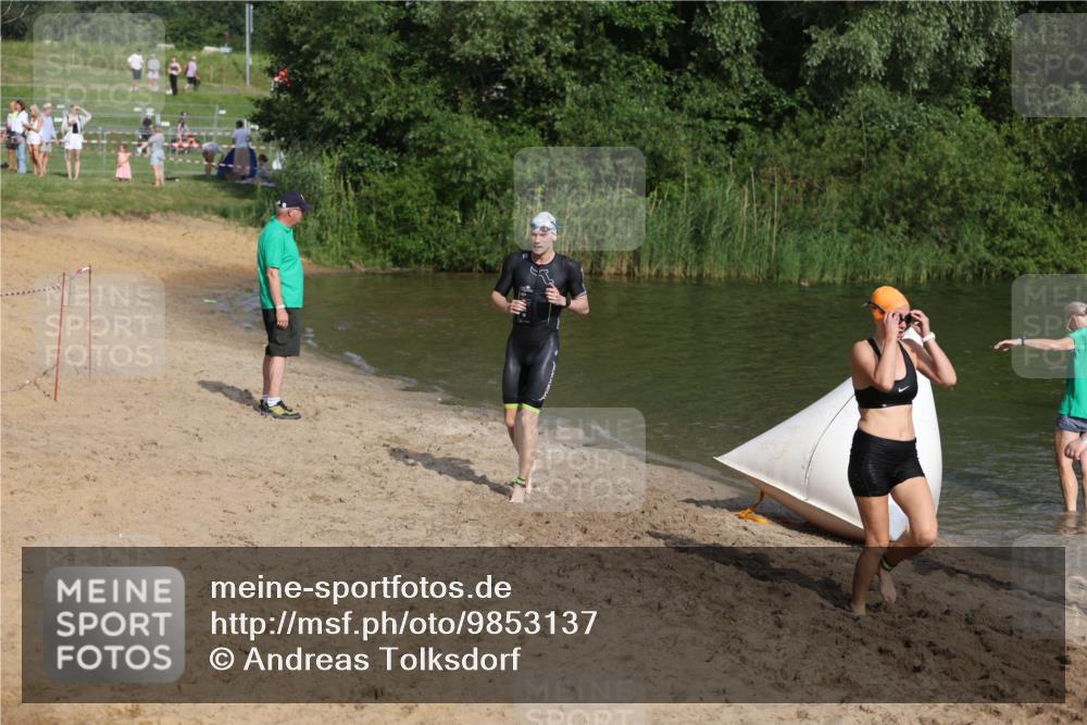21.06.2026 - 29. Vierlanden-Triathlon Andreas Tolksdorf http://msf.ph/oto/9853137 21.06.2026 08:37:55 Schwimmen 13, 37 meine-sportfotos.de