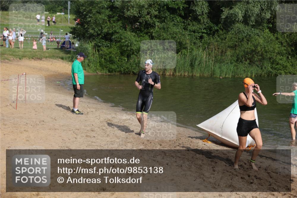 21.06.2026 - 29. Vierlanden-Triathlon Andreas Tolksdorf http://msf.ph/oto/9853138 21.06.2026 08:37:55 Schwimmen 13, 37 meine-sportfotos.de