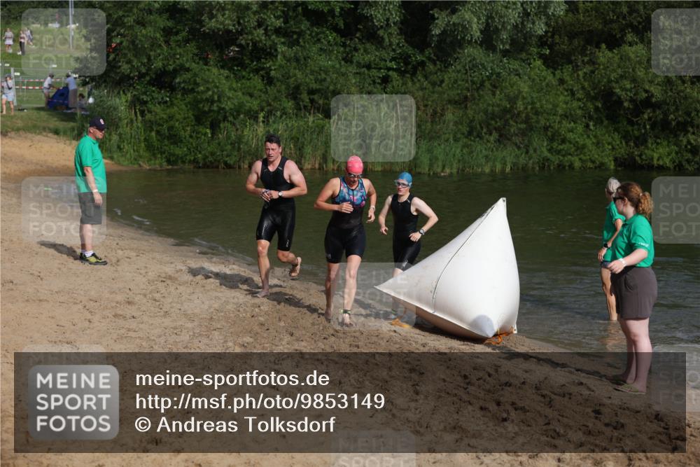 21.06.2026 - 29. Vierlanden-Triathlon Andreas Tolksdorf http://msf.ph/oto/9853149 21.06.2026 08:38:01 Schwimmen 13, 37 meine-sportfotos.de