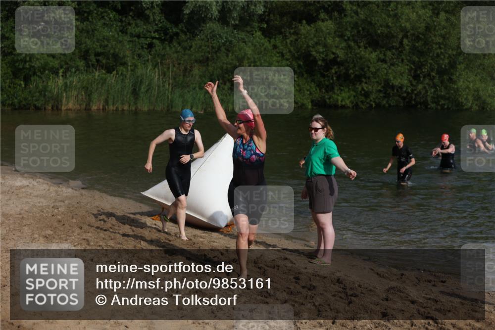 21.06.2026 - 29. Vierlanden-Triathlon Andreas Tolksdorf http://msf.ph/oto/9853161 21.06.2026 08:38:03 Schwimmen 13, 37 meine-sportfotos.de