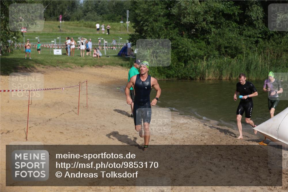 21.06.2026 - 29. Vierlanden-Triathlon Andreas Tolksdorf http://msf.ph/oto/9853170 21.06.2026 08:38:15 Schwimmen 12, 45, 76, 77 meine-sportfotos.de