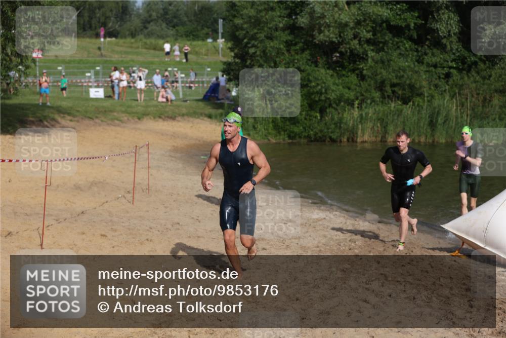 21.06.2026 - 29. Vierlanden-Triathlon Andreas Tolksdorf http://msf.ph/oto/9853176 21.06.2026 08:38:15 Schwimmen 12, 45, 76, 77 meine-sportfotos.de