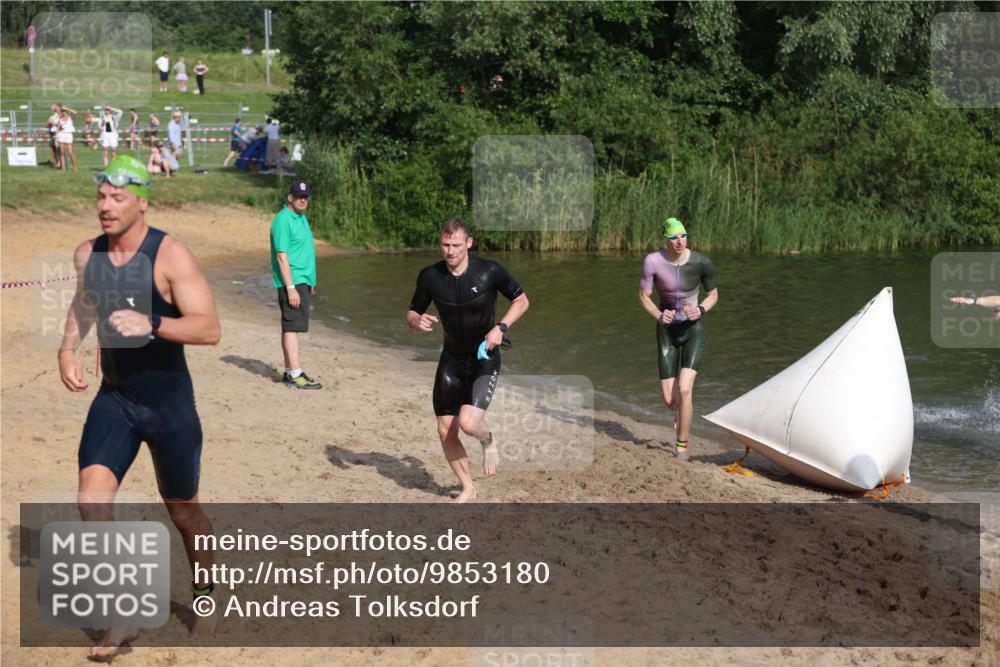 21.06.2026 - 29. Vierlanden-Triathlon Andreas Tolksdorf http://msf.ph/oto/9853180 21.06.2026 08:38:16 Schwimmen 12, 45, 57, 76, 77 meine-sportfotos.de