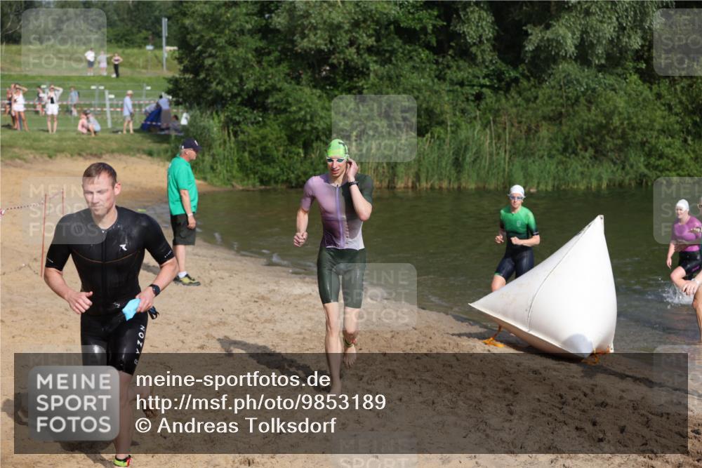 21.06.2026 - 29. Vierlanden-Triathlon Andreas Tolksdorf http://msf.ph/oto/9853189 21.06.2026 08:38:18 Schwimmen 12, 45, 57, 76, 77 meine-sportfotos.de
