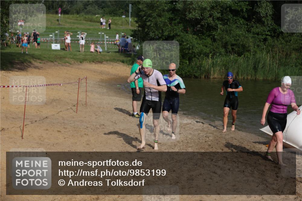 21.06.2026 - 29. Vierlanden-Triathlon Andreas Tolksdorf http://msf.ph/oto/9853199 21.06.2026 08:38:25 Schwimmen 12, 57 meine-sportfotos.de