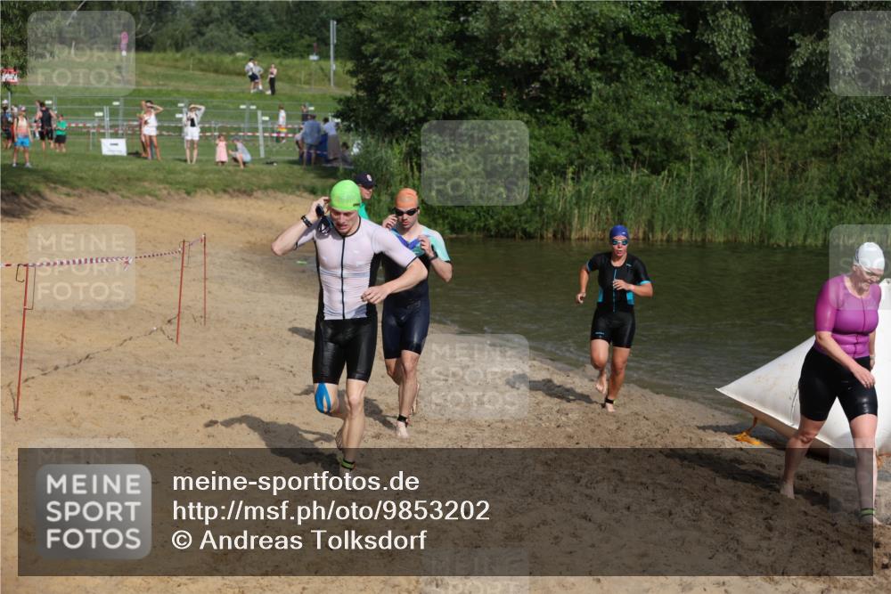 21.06.2026 - 29. Vierlanden-Triathlon Andreas Tolksdorf http://msf.ph/oto/9853202 21.06.2026 08:38:26 Schwimmen 12, 57 meine-sportfotos.de