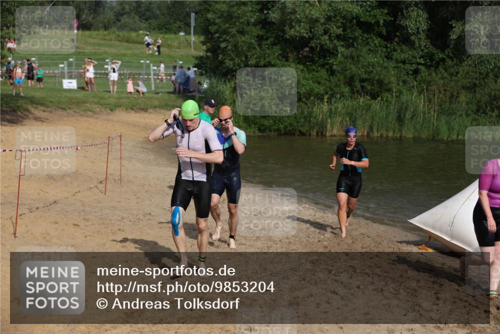 21.06.2026 - 29. Vierlanden-Triathlon Andreas Tolksdorf http://msf.ph/oto/9853204 21.06.2026 08:38:26 Schwimmen 12, 57 meine-sportfotos.de