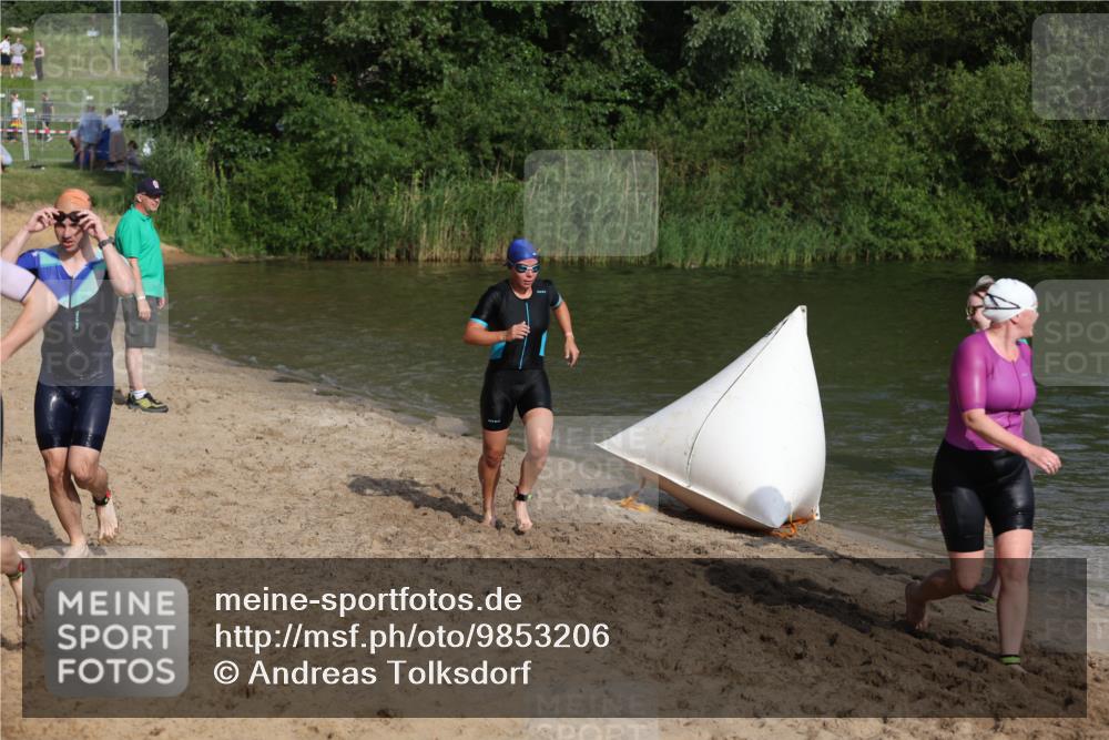 21.06.2026 - 29. Vierlanden-Triathlon Andreas Tolksdorf http://msf.ph/oto/9853206 21.06.2026 08:38:27 Schwimmen 12, 57 meine-sportfotos.de
