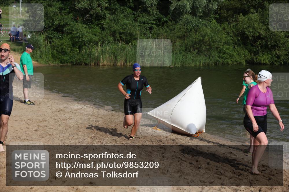 21.06.2026 - 29. Vierlanden-Triathlon Andreas Tolksdorf http://msf.ph/oto/9853209 21.06.2026 08:38:27 Schwimmen 12, 57 meine-sportfotos.de