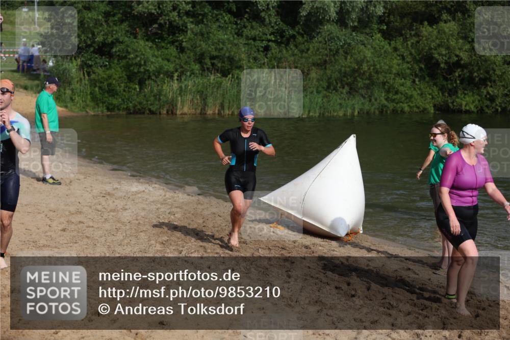 21.06.2026 - 29. Vierlanden-Triathlon Andreas Tolksdorf http://msf.ph/oto/9853210 21.06.2026 08:38:27 Schwimmen 12, 57 meine-sportfotos.de