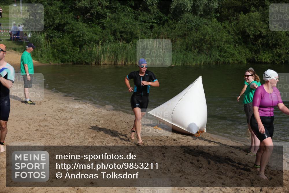 21.06.2026 - 29. Vierlanden-Triathlon Andreas Tolksdorf http://msf.ph/oto/9853211 21.06.2026 08:38:27 Schwimmen 12, 57 meine-sportfotos.de