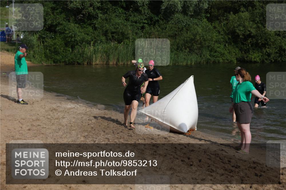 21.06.2026 - 29. Vierlanden-Triathlon Andreas Tolksdorf http://msf.ph/oto/9853213 21.06.2026 08:38:46 Schwimmen 60, 82 meine-sportfotos.de