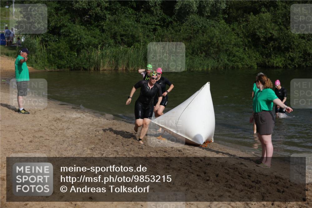 21.06.2026 - 29. Vierlanden-Triathlon Andreas Tolksdorf http://msf.ph/oto/9853215 21.06.2026 08:38:46 Schwimmen 60, 82 meine-sportfotos.de