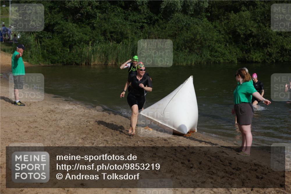 21.06.2026 - 29. Vierlanden-Triathlon Andreas Tolksdorf http://msf.ph/oto/9853219 21.06.2026 08:38:46 Schwimmen 60, 82 meine-sportfotos.de