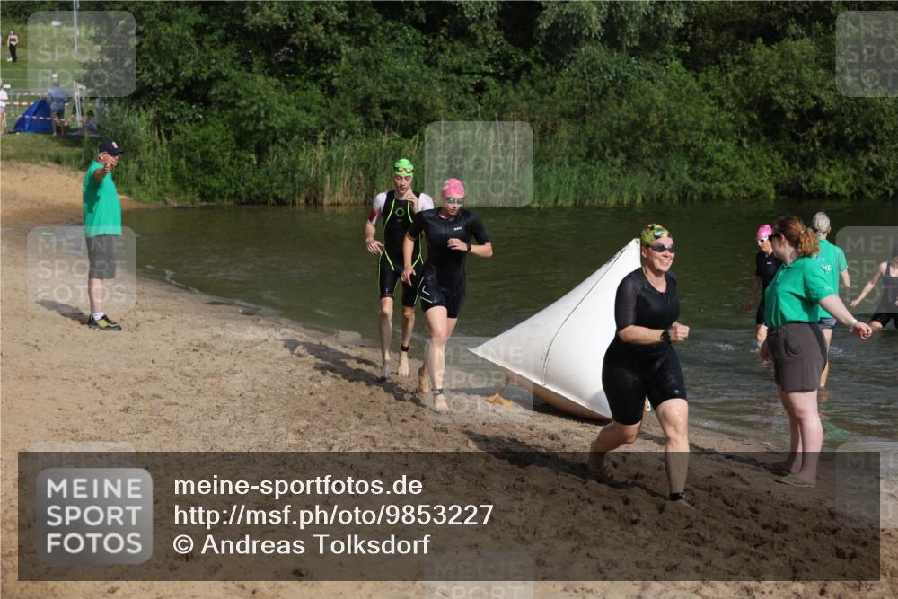 21.06.2026 - 29. Vierlanden-Triathlon Andreas Tolksdorf http://msf.ph/oto/9853227 21.06.2026 08:38:47 Schwimmen 60, 82 meine-sportfotos.de