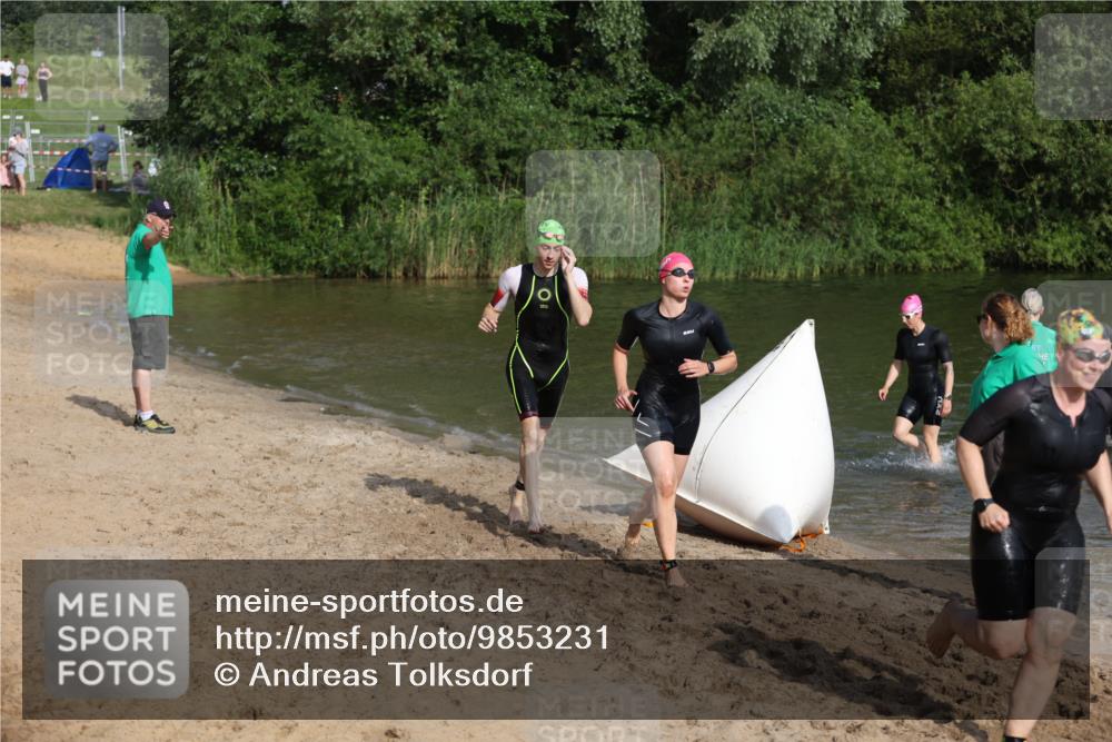 21.06.2026 - 29. Vierlanden-Triathlon Andreas Tolksdorf http://msf.ph/oto/9853231 21.06.2026 08:38:48 Schwimmen 60, 61, 82 meine-sportfotos.de