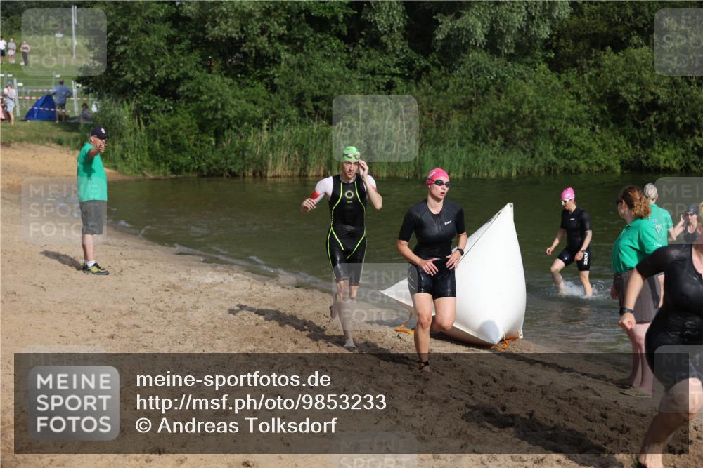 21.06.2026 - 29. Vierlanden-Triathlon Andreas Tolksdorf http://msf.ph/oto/9853233 21.06.2026 08:38:48 Schwimmen 60, 61, 82 meine-sportfotos.de