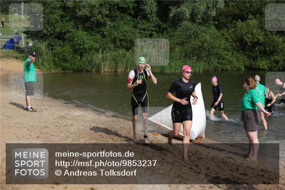 21.06.2026 - 29. Vierlanden-Triathlon Andreas Tolksdorf http://msf.ph/oto/9853237 21.06.2026 08:38:48 Schwimmen 60, 61, 82 meine-sportfotos.de