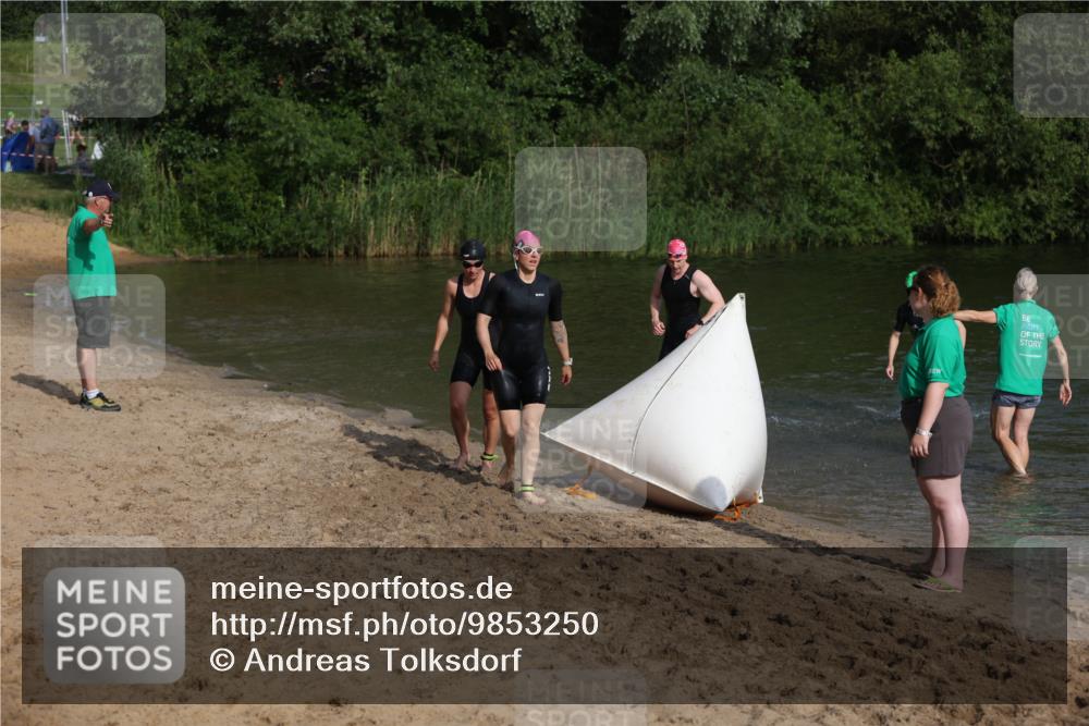 21.06.2026 - 29. Vierlanden-Triathlon Andreas Tolksdorf http://msf.ph/oto/9853250 21.06.2026 08:38:53 Schwimmen 60, 61, 82 meine-sportfotos.de