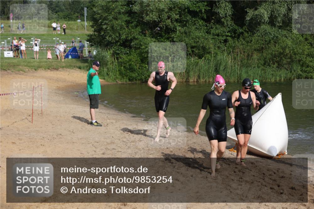 21.06.2026 - 29. Vierlanden-Triathlon Andreas Tolksdorf http://msf.ph/oto/9853254 21.06.2026 08:38:55 Schwimmen 61, 82 meine-sportfotos.de