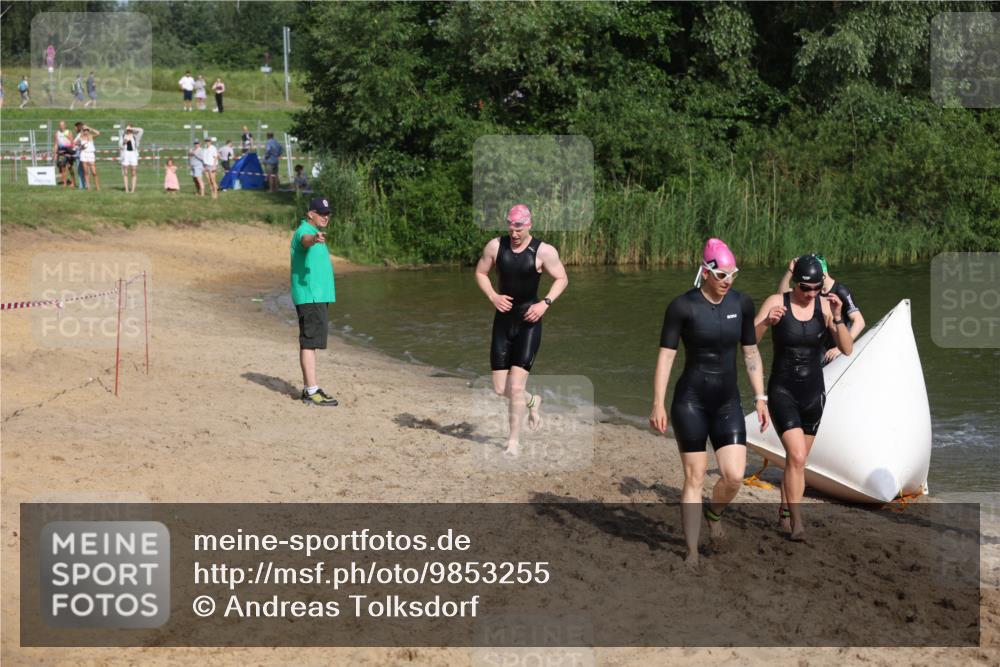 21.06.2026 - 29. Vierlanden-Triathlon Andreas Tolksdorf http://msf.ph/oto/9853255 21.06.2026 08:38:55 Schwimmen 61, 82 meine-sportfotos.de