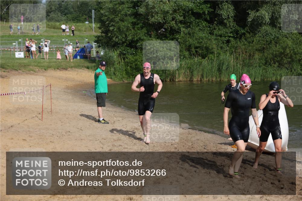21.06.2026 - 29. Vierlanden-Triathlon Andreas Tolksdorf http://msf.ph/oto/9853266 21.06.2026 08:38:56 Schwimmen 61, 82 meine-sportfotos.de