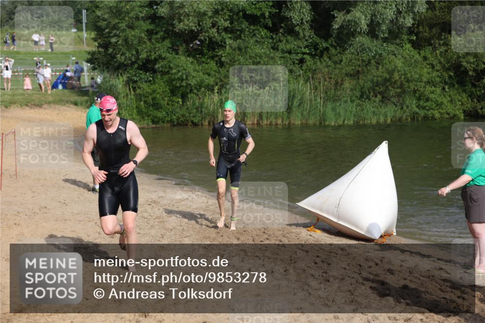 21.06.2026 - 29. Vierlanden-Triathlon Andreas Tolksdorf http://msf.ph/oto/9853278 21.06.2026 08:38:58 Schwimmen 10, 61, 82 meine-sportfotos.de