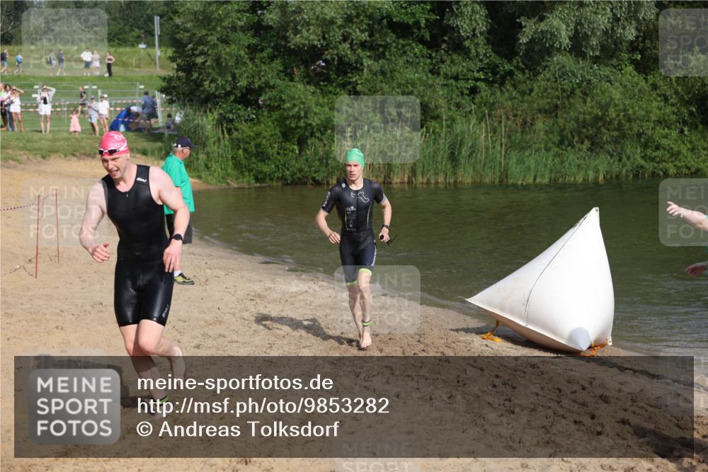 21.06.2026 - 29. Vierlanden-Triathlon Andreas Tolksdorf http://msf.ph/oto/9853282 21.06.2026 08:38:58 Schwimmen 10, 61, 82 meine-sportfotos.de