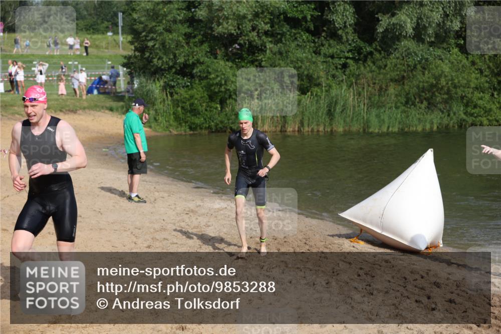 21.06.2026 - 29. Vierlanden-Triathlon Andreas Tolksdorf http://msf.ph/oto/9853288 21.06.2026 08:38:59 Schwimmen 10, 61, 82 meine-sportfotos.de