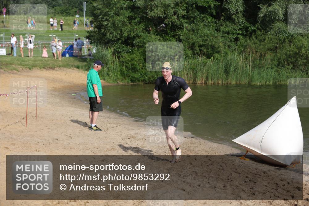 21.06.2026 - 29. Vierlanden-Triathlon Andreas Tolksdorf http://msf.ph/oto/9853292 21.06.2026 08:39:06 Schwimmen 10 meine-sportfotos.de