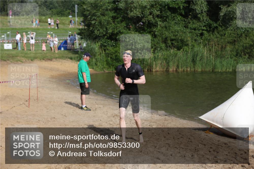 21.06.2026 - 29. Vierlanden-Triathlon Andreas Tolksdorf http://msf.ph/oto/9853300 21.06.2026 08:39:07 Schwimmen 10 meine-sportfotos.de