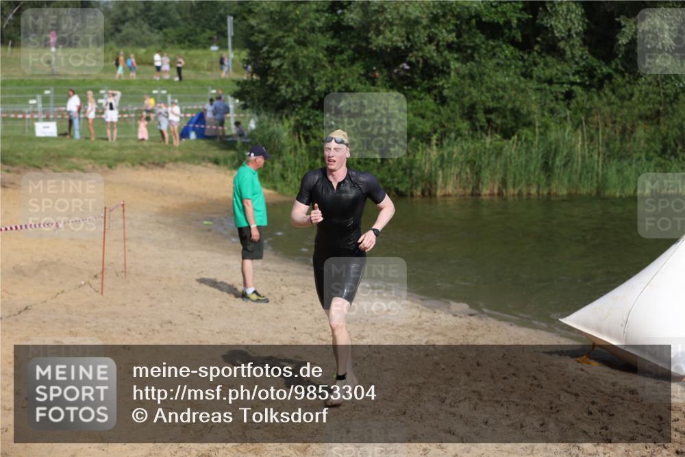 21.06.2026 - 29. Vierlanden-Triathlon Andreas Tolksdorf http://msf.ph/oto/9853304 21.06.2026 08:39:07 Schwimmen 10 meine-sportfotos.de