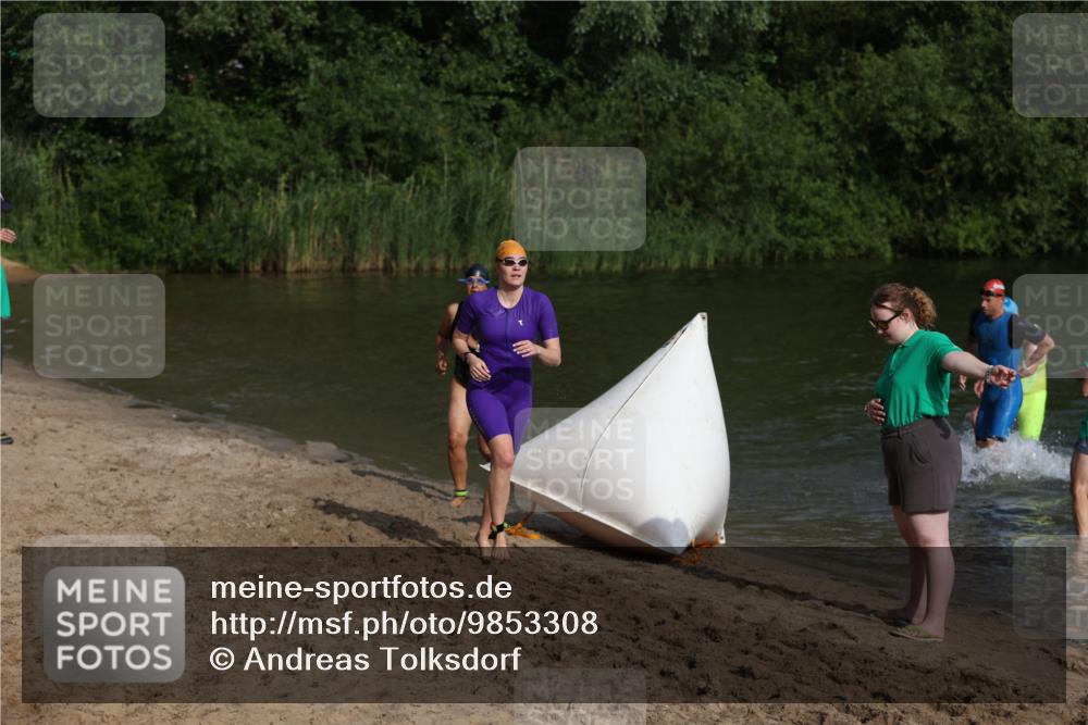 21.06.2026 - 29. Vierlanden-Triathlon Andreas Tolksdorf http://msf.ph/oto/9853308 21.06.2026 08:39:14 Schwimmen 32, 155, 166, 212 meine-sportfotos.de