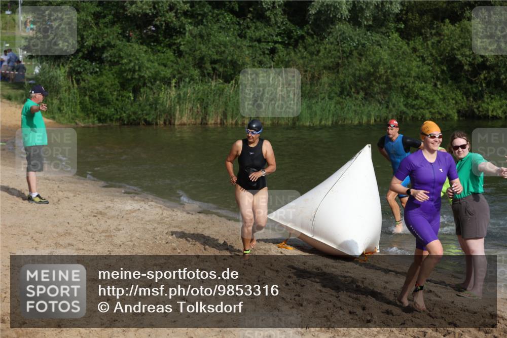 21.06.2026 - 29. Vierlanden-Triathlon Andreas Tolksdorf http://msf.ph/oto/9853316 21.06.2026 08:39:16 Schwimmen 32, 155, 166, 212 meine-sportfotos.de