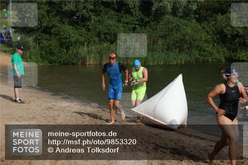 21.06.2026 - 29. Vierlanden-Triathlon Andreas Tolksdorf http://msf.ph/oto/9853320 21.06.2026 08:39:18 Schwimmen 32, 155, 166, 212 meine-sportfotos.de