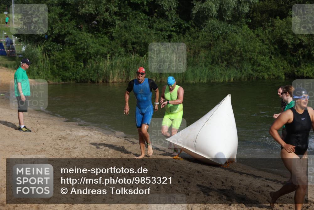 21.06.2026 - 29. Vierlanden-Triathlon Andreas Tolksdorf http://msf.ph/oto/9853321 21.06.2026 08:39:18 Schwimmen 32, 155, 166, 212 meine-sportfotos.de