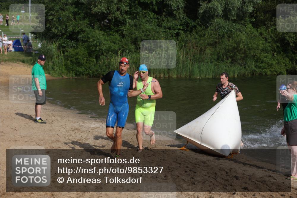 21.06.2026 - 29. Vierlanden-Triathlon Andreas Tolksdorf http://msf.ph/oto/9853327 21.06.2026 08:39:19 Schwimmen 32, 155, 166, 212 meine-sportfotos.de