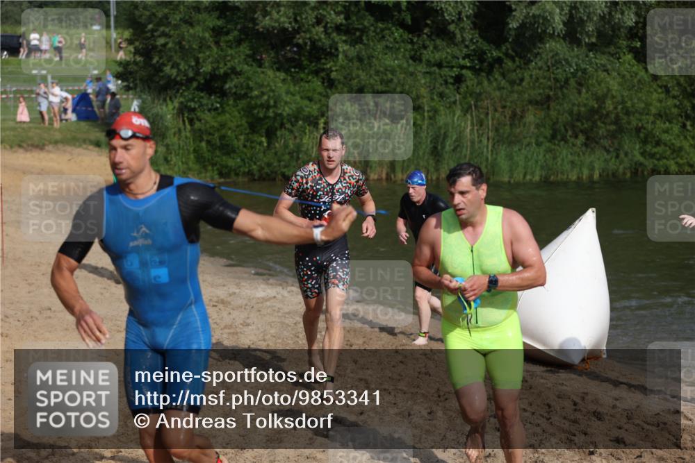 21.06.2026 - 29. Vierlanden-Triathlon Andreas Tolksdorf http://msf.ph/oto/9853341 21.06.2026 08:39:21 Schwimmen 3, 32, 155, 166, 212 meine-sportfotos.de