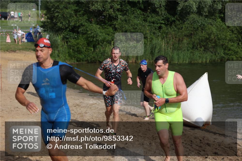 21.06.2026 - 29. Vierlanden-Triathlon Andreas Tolksdorf http://msf.ph/oto/9853342 21.06.2026 08:39:21 Schwimmen 3, 32, 155, 166, 212 meine-sportfotos.de
